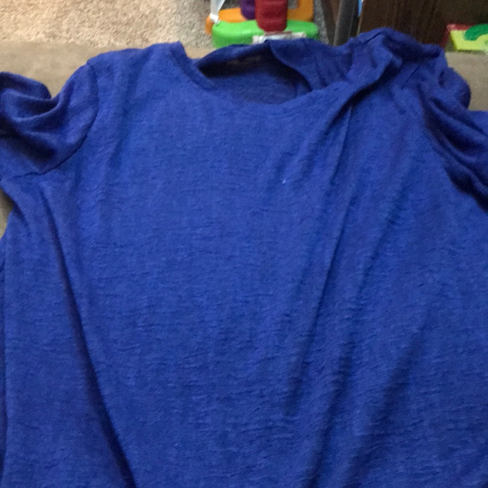 Medium size long sleeve shirt